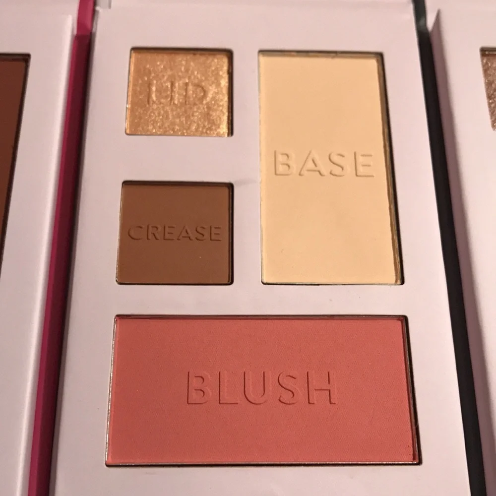 Laura Geller Glam On The Go 3 Face and Eye Palettes NEW